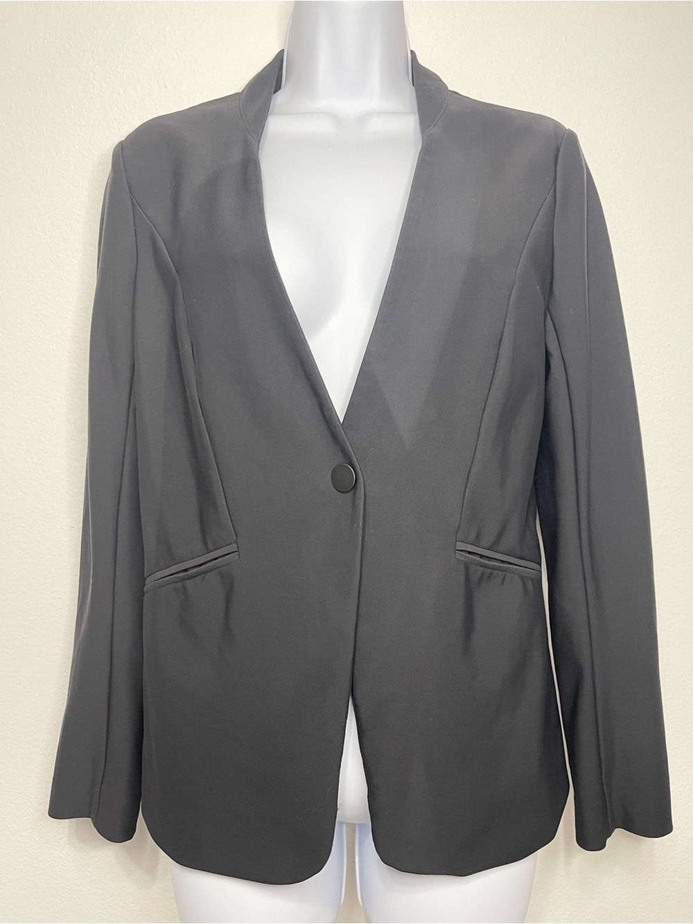 Banana Republic Black Single Snap Button Open-Front Blazer PTP 17”-18” EUC